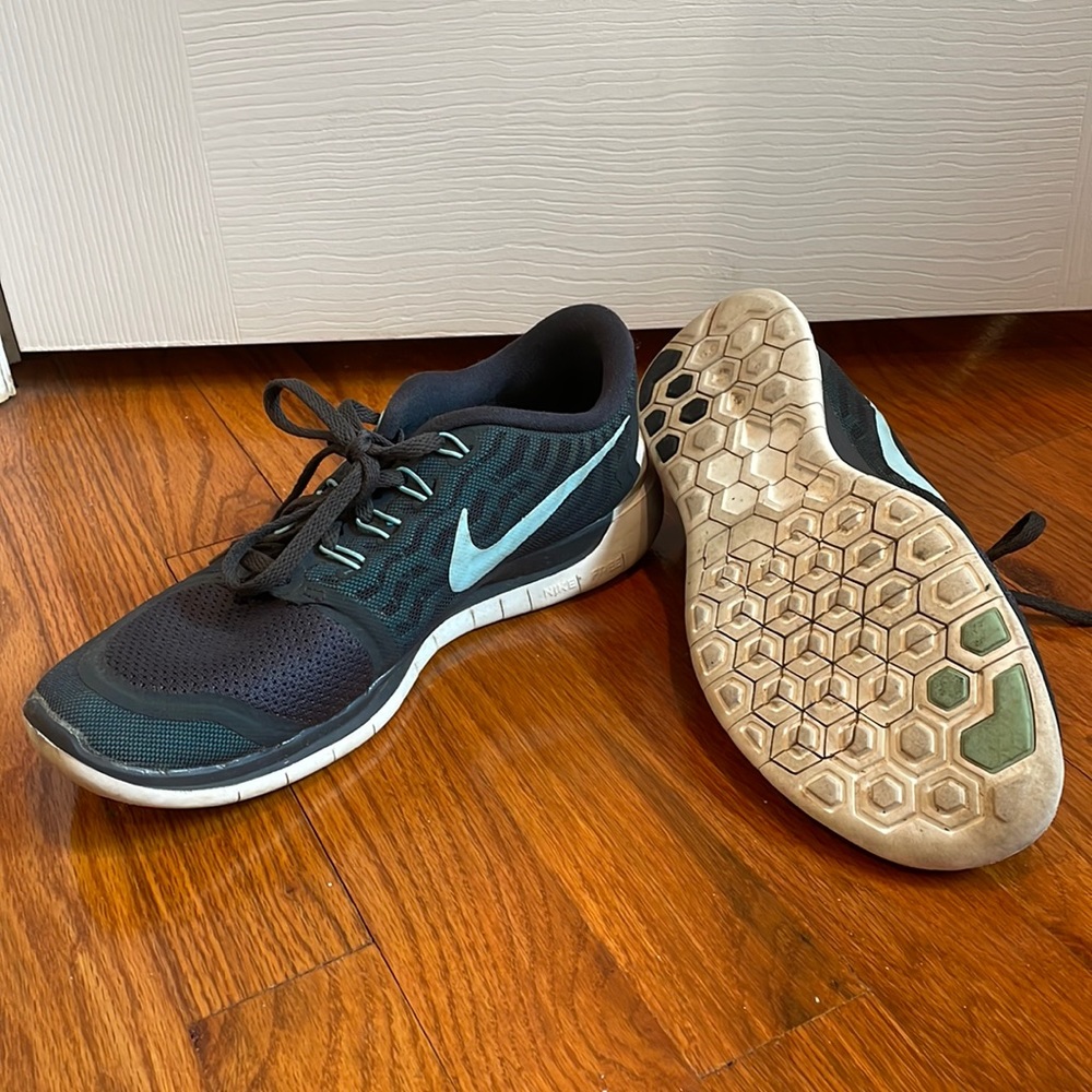 NIKE FREE 5.0 WOMENS SNEAKER, Size: Women’s 9, Color: Blue&Black